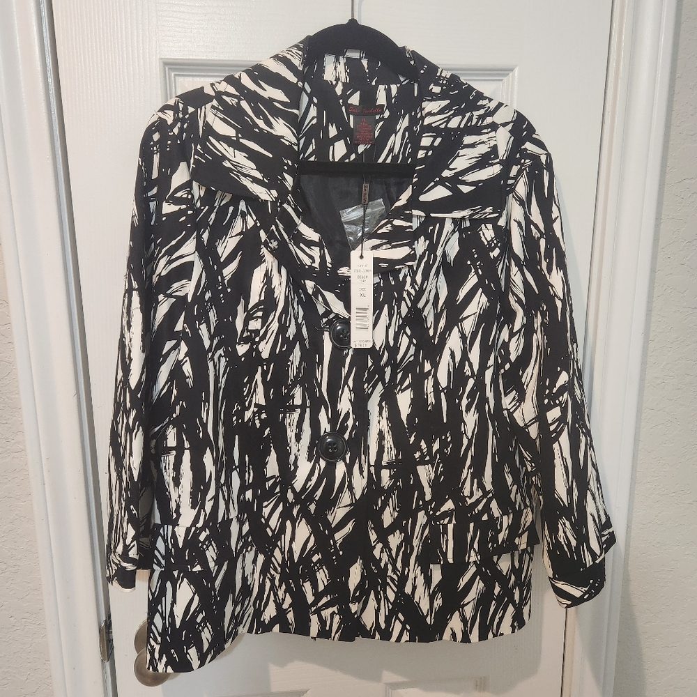 Black and White Abstract Patterned Jacket